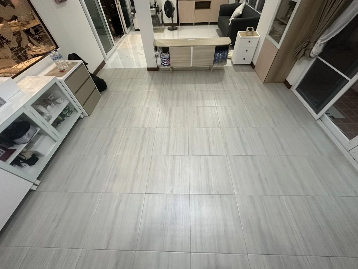 ติดตั้งพื้นที่เล่นเวท ด้วยแผ่นปูพื้นลายไม้ 1