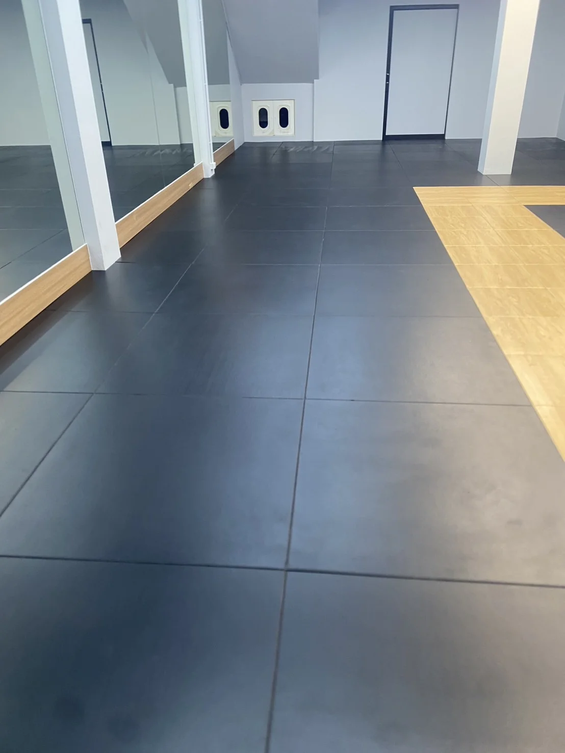 ติดตั้งแผ่นพื้นฟิตเนสลายไม้ 2