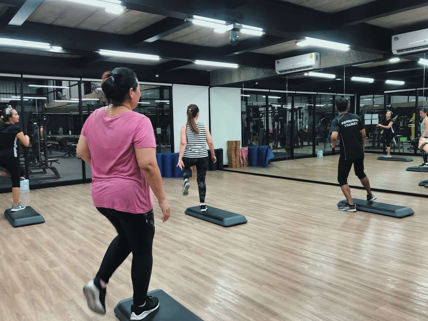 รีวิว Aerobic Step แอโรบิคสเต็ป แท่นสเต็ปออกกำลังกาย สเต็ปเปอร์ แท่นสเต็ปเล่นแอโรบิค แท่นสเต็ป สเตปออกกำลังกายงกาย