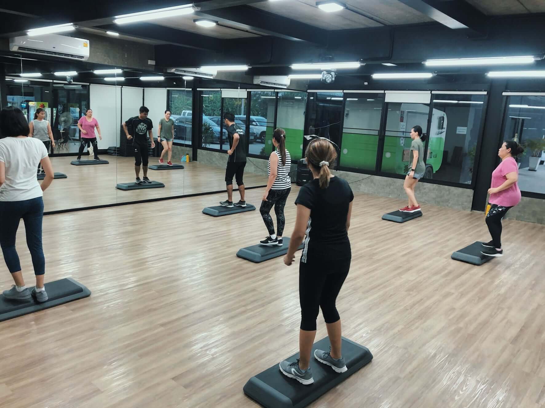 รีวิว Aerobic Step แอโรบิคสเต็ป แท่นสเต็ปออกกำลังกาย สเต็ปเปอร์ แท่นสเต็ปเล่นแอโรบิค แท่นสเต็ป สเตปออกกำลังกายงกาย