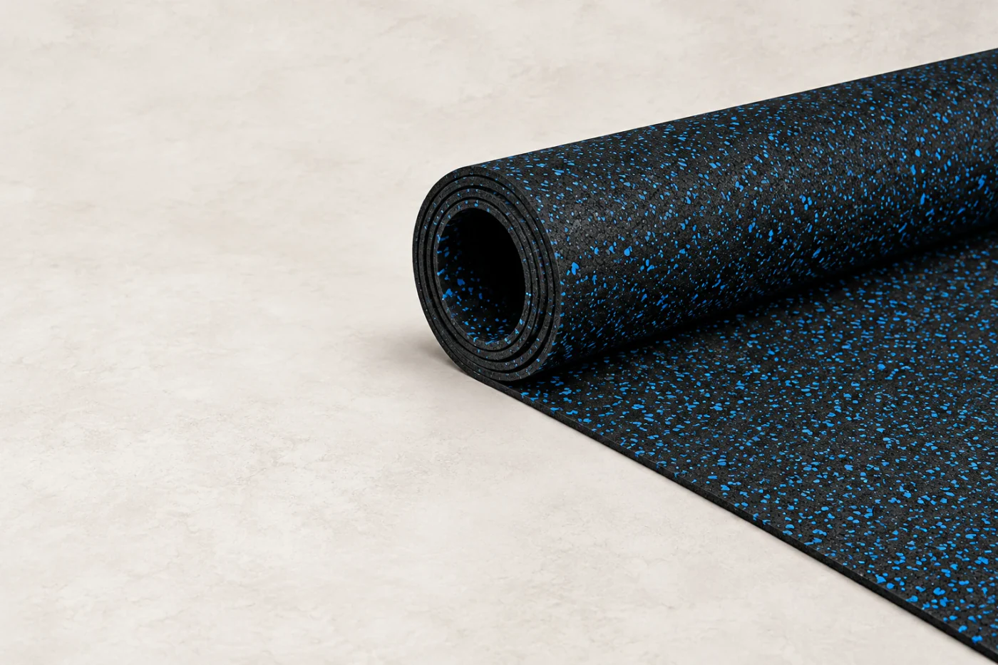 ยางม้วน Rubber Roll สีดำผสมเกล็ดสีน้ำเงินสำหรับปูพื้นฟิตเนส
